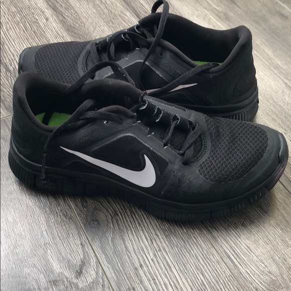 Nike Shoes - Nike Free Run 3